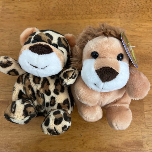Lion Cheetah Plushie Pair/ Stocking stuffer! - Picture 5 of 6